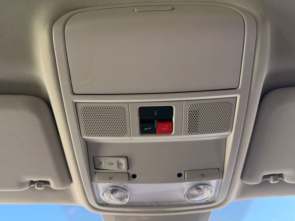 2020 Volkswagen Passat Image 35