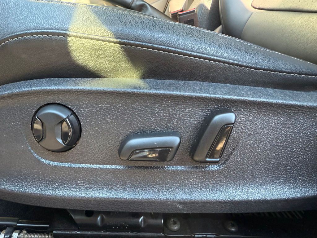 2020 Volkswagen Passat Image 37