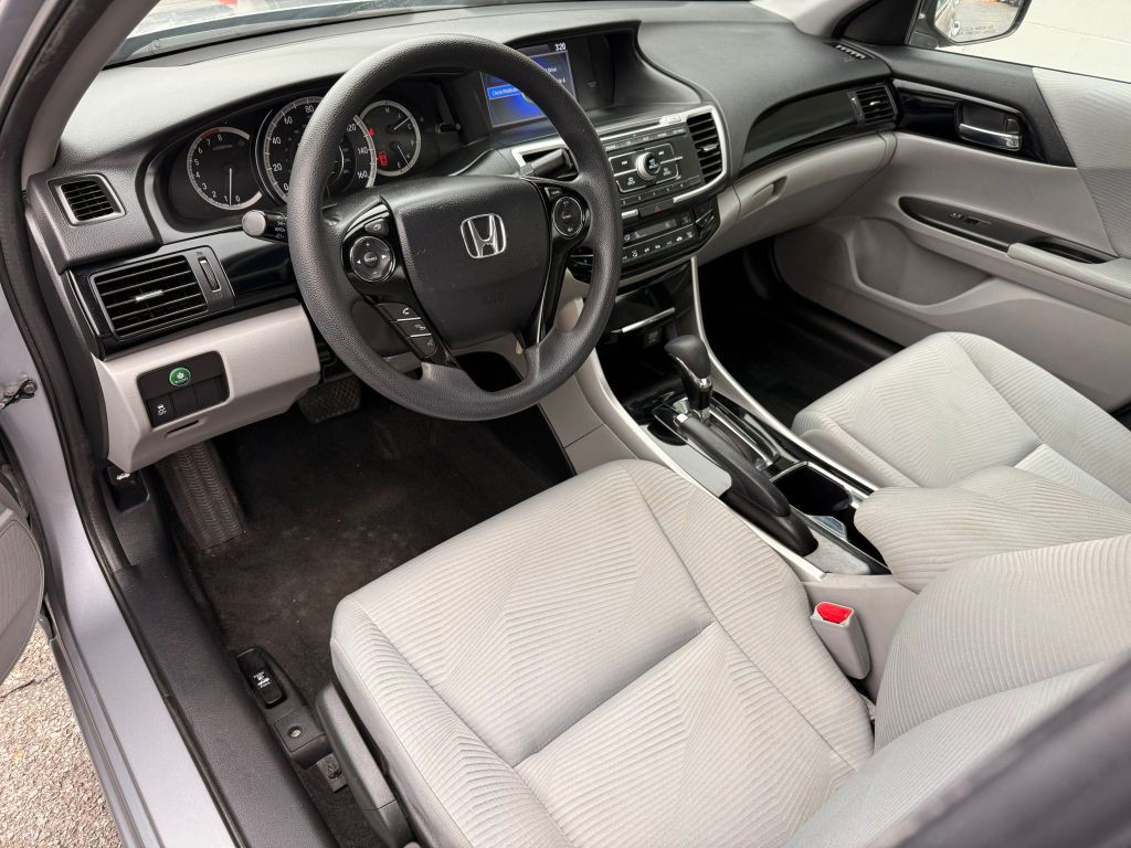 2016 Honda Accord Image 16