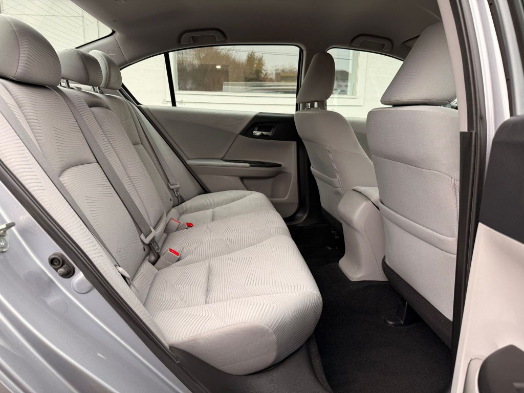 2016 Honda Accord Image 18