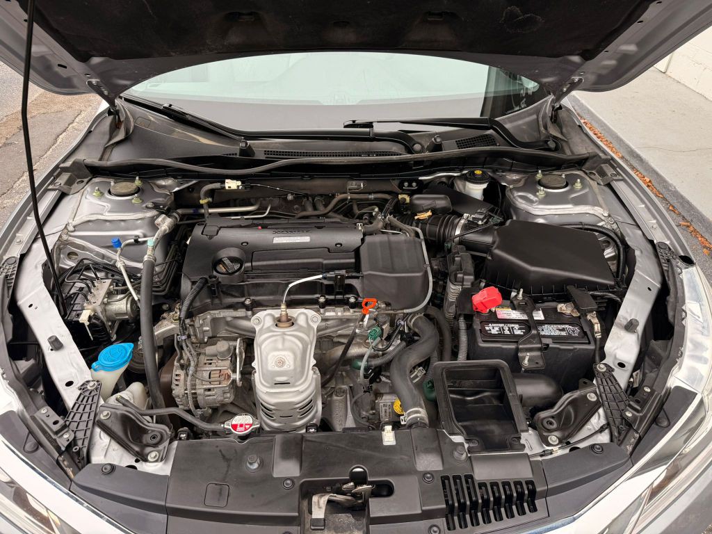 2016 Honda Accord Image 30