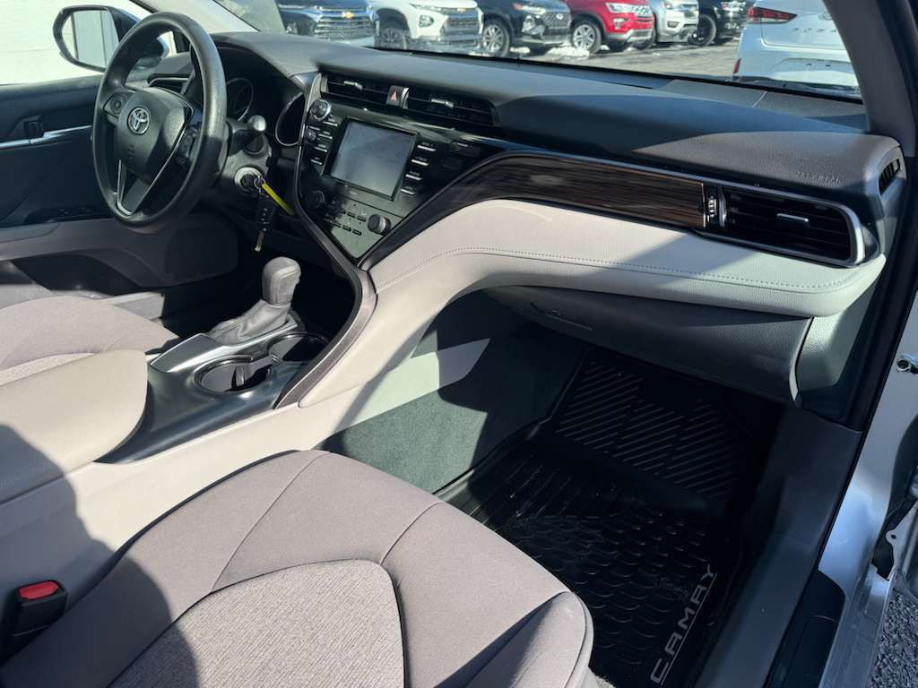 2020 Toyota Camry Image 16