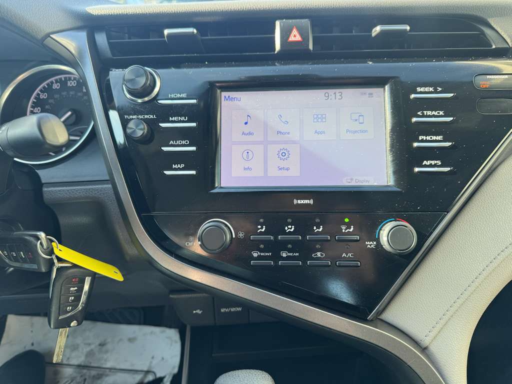 2020 Toyota Camry Image 21