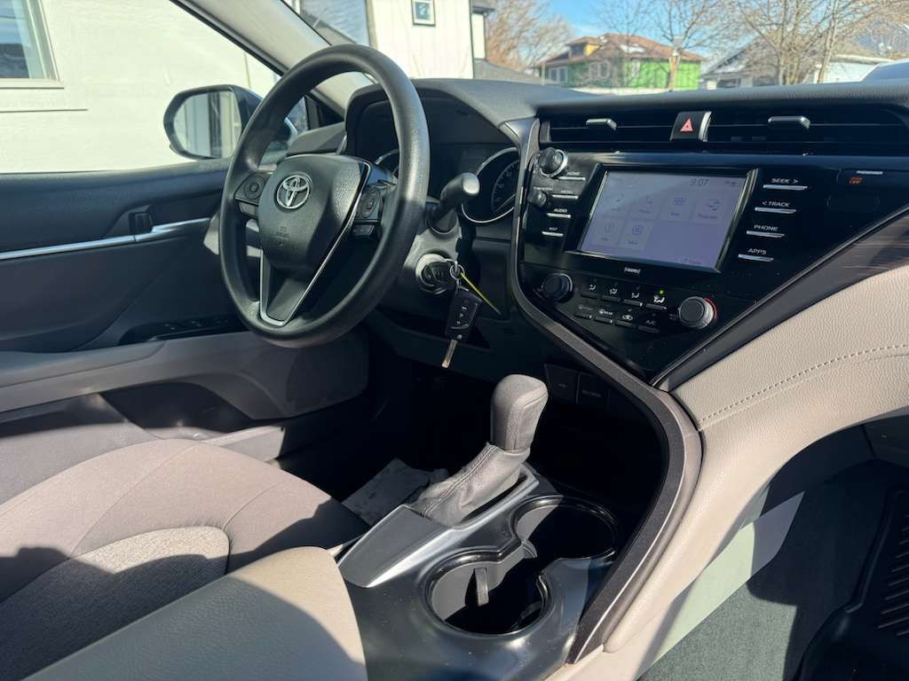 2020 Toyota Camry Image 24