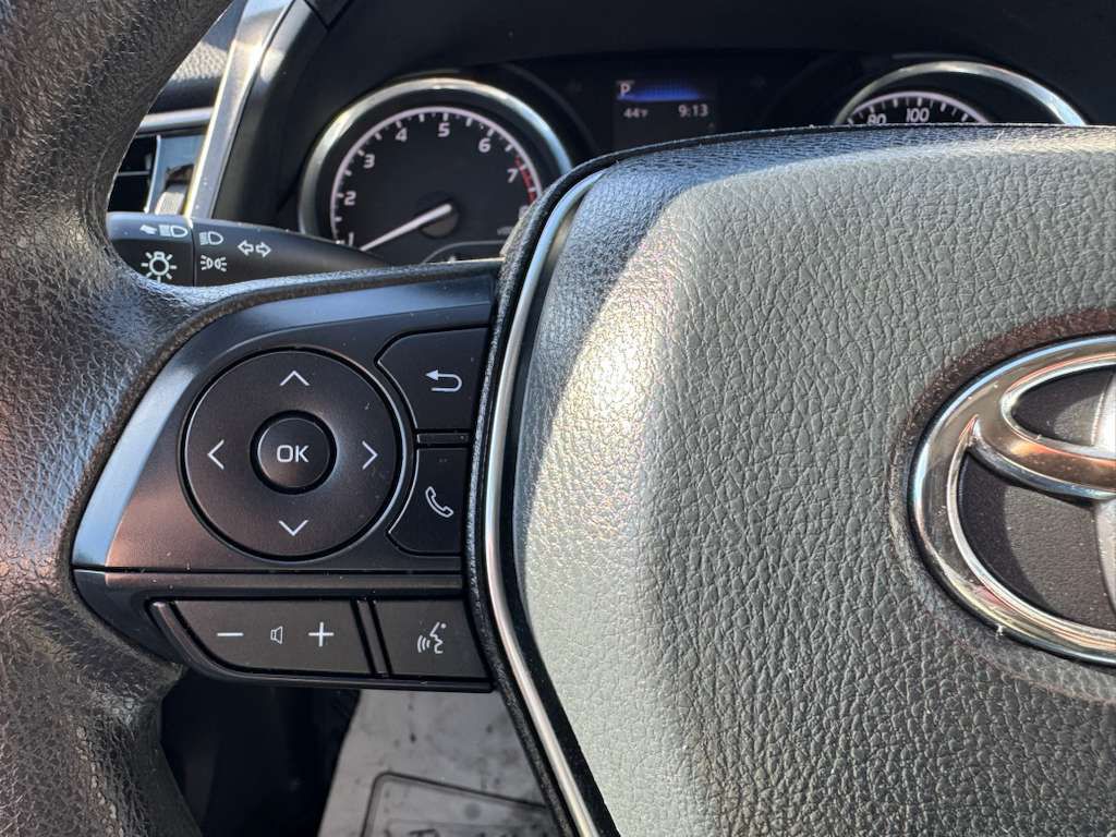 2020 Toyota Camry Image 25