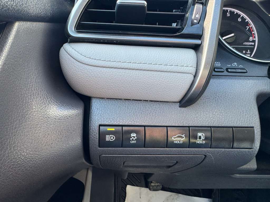 2020 Toyota Camry Image 27