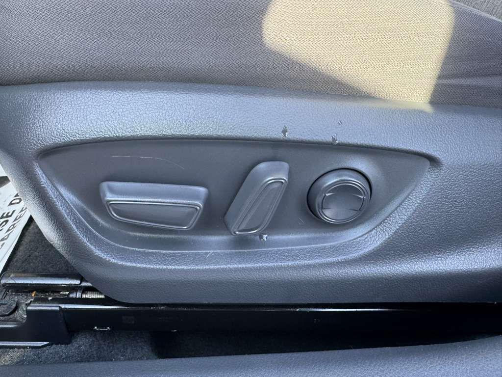 2020 Toyota Camry Image 29