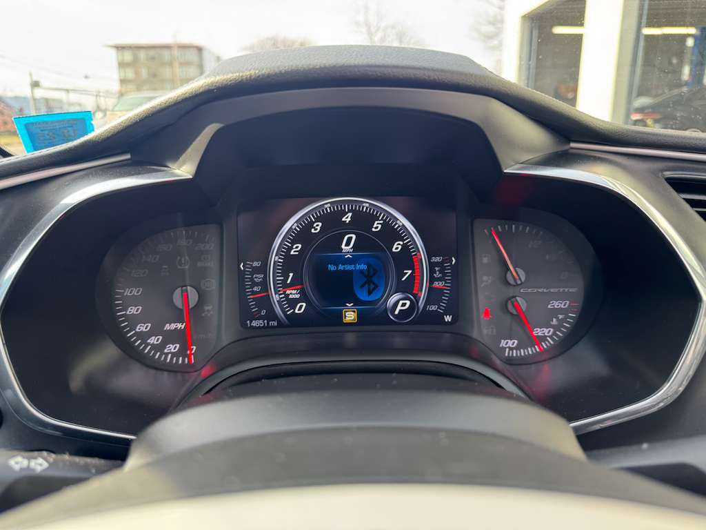 2015 Chevrolet Corvette Image 25