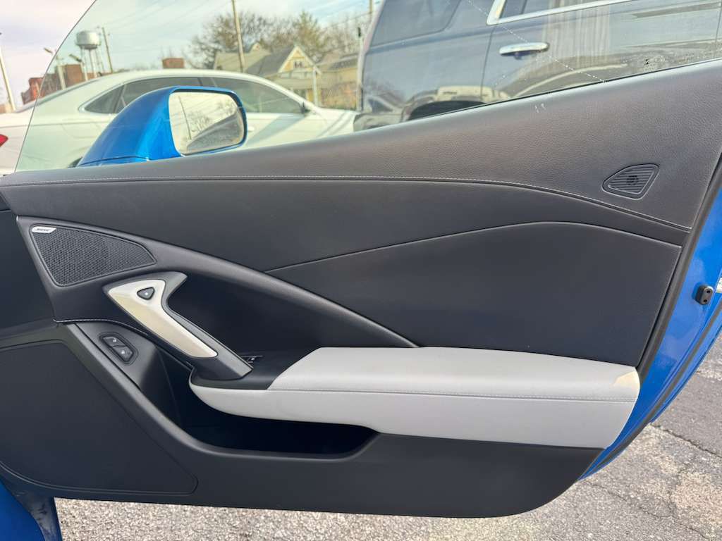 2015 Chevrolet Corvette Image 37