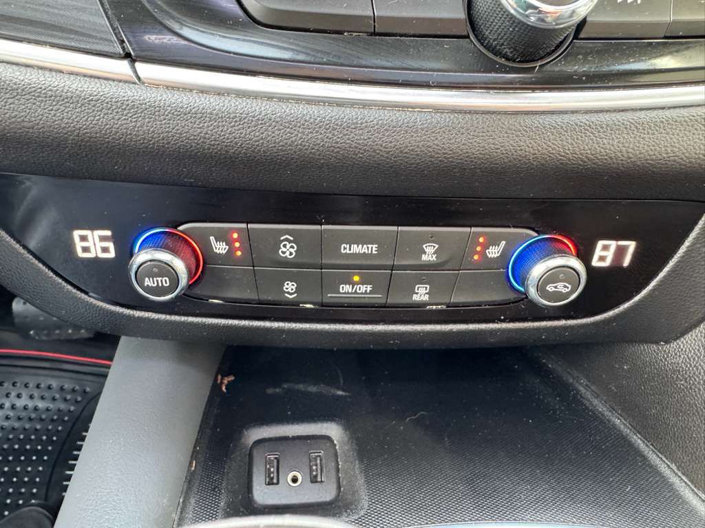 2019 Buick Enclave Image 35