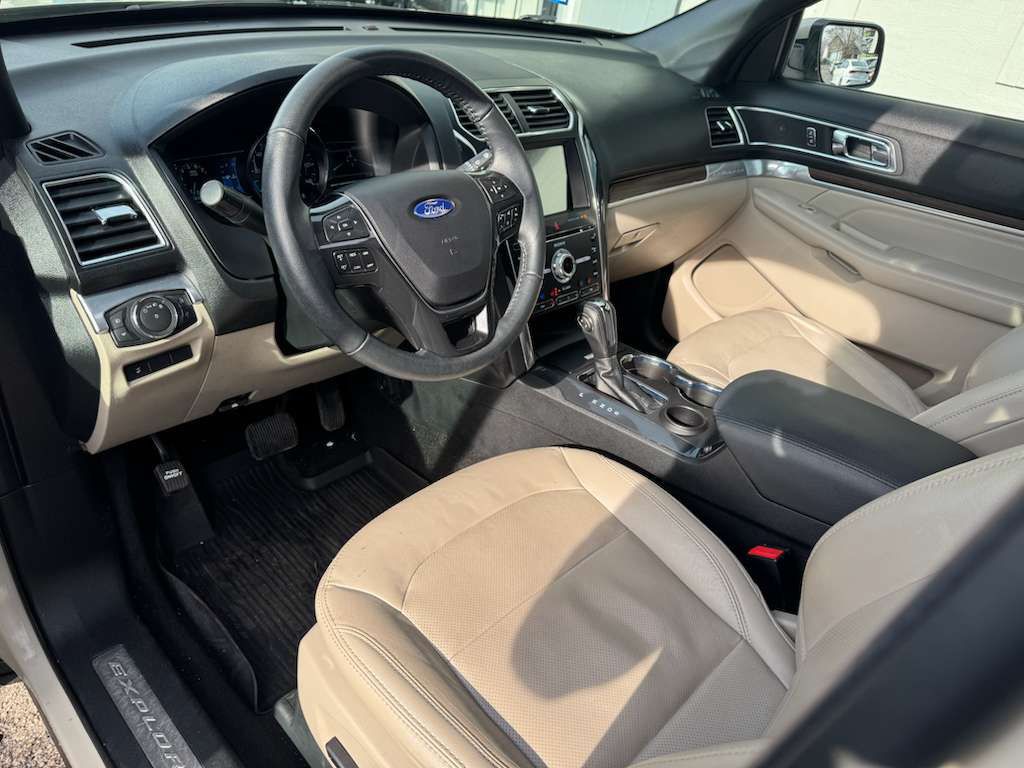 2018 Ford Explorer Image 17
