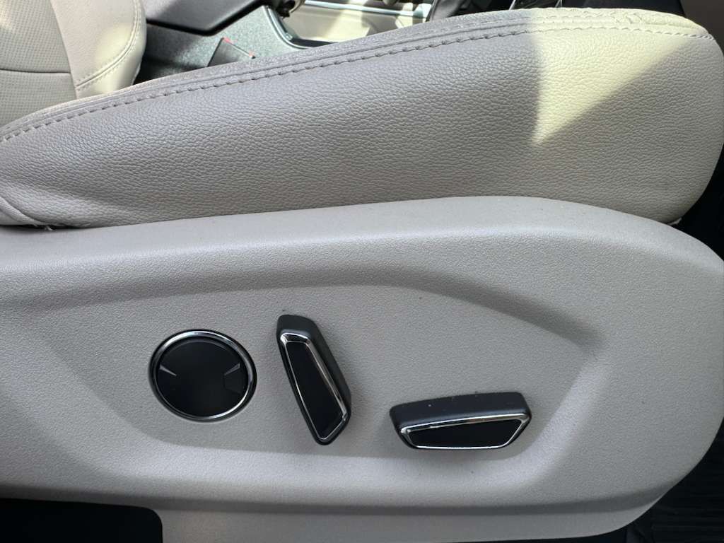 2018 Ford Explorer Image 40