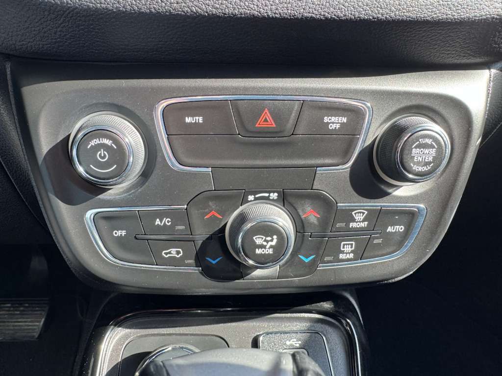 2018 Jeep Compass Image 24