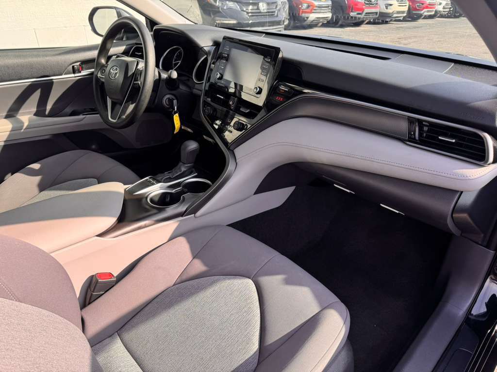2022 Toyota Camry Image 17