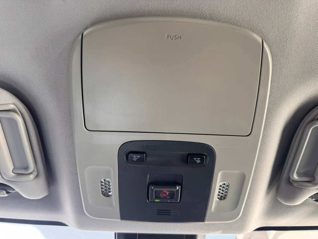 2022 Toyota Camry Image 32