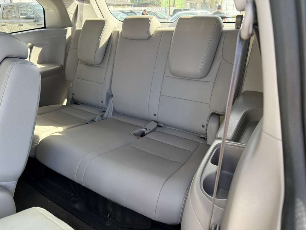 2016 Honda Odyssey Image 18
