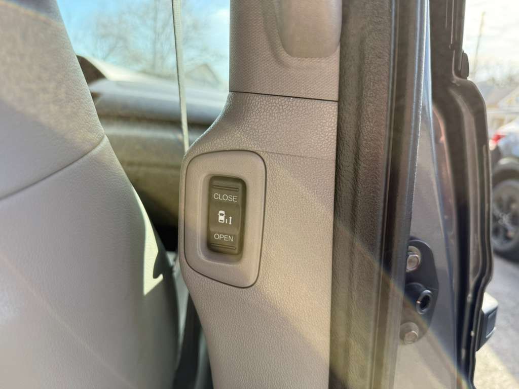 2016 Honda Odyssey Image 35