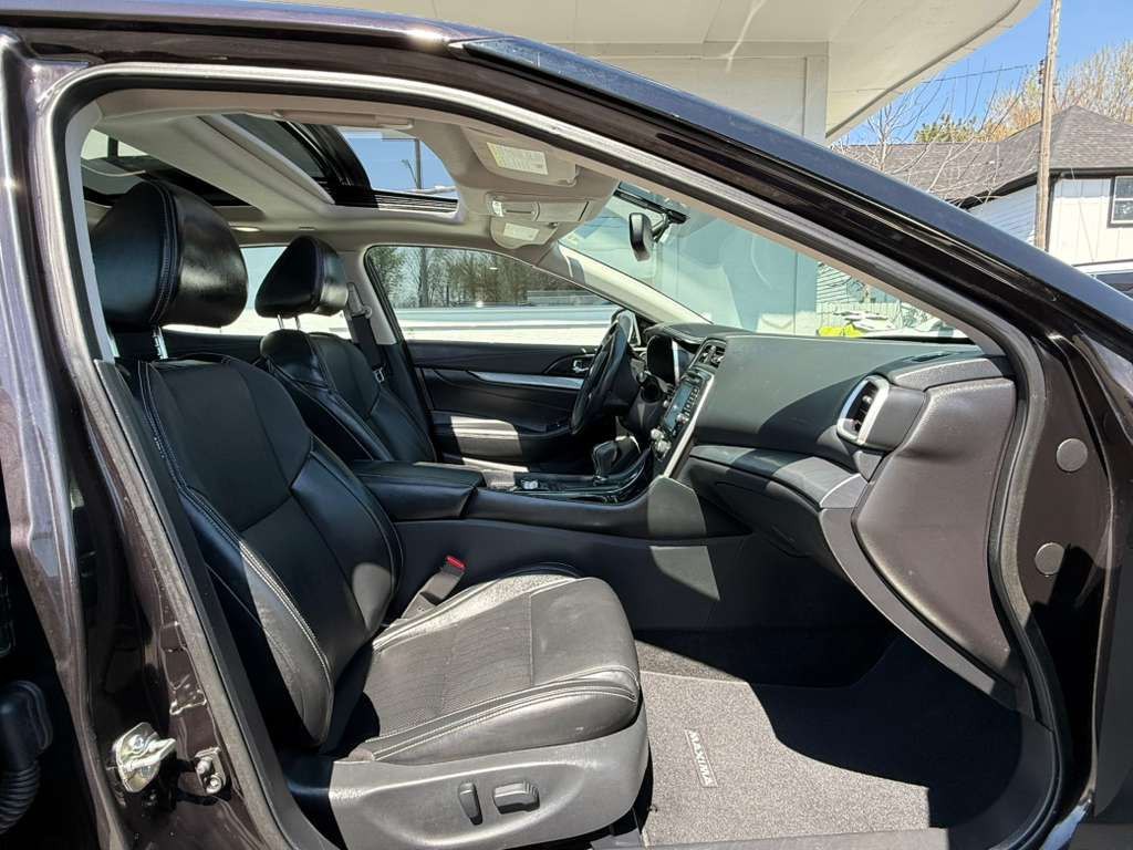 2016 Nissan Maxima Image 17