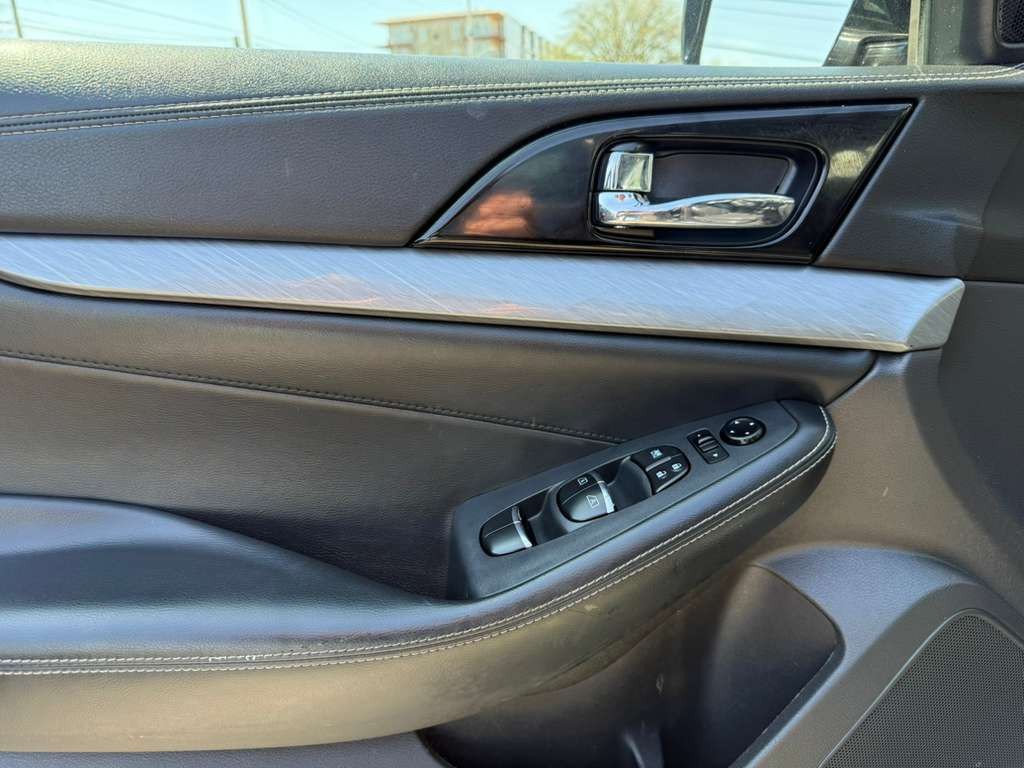 2016 Nissan Maxima Image 34