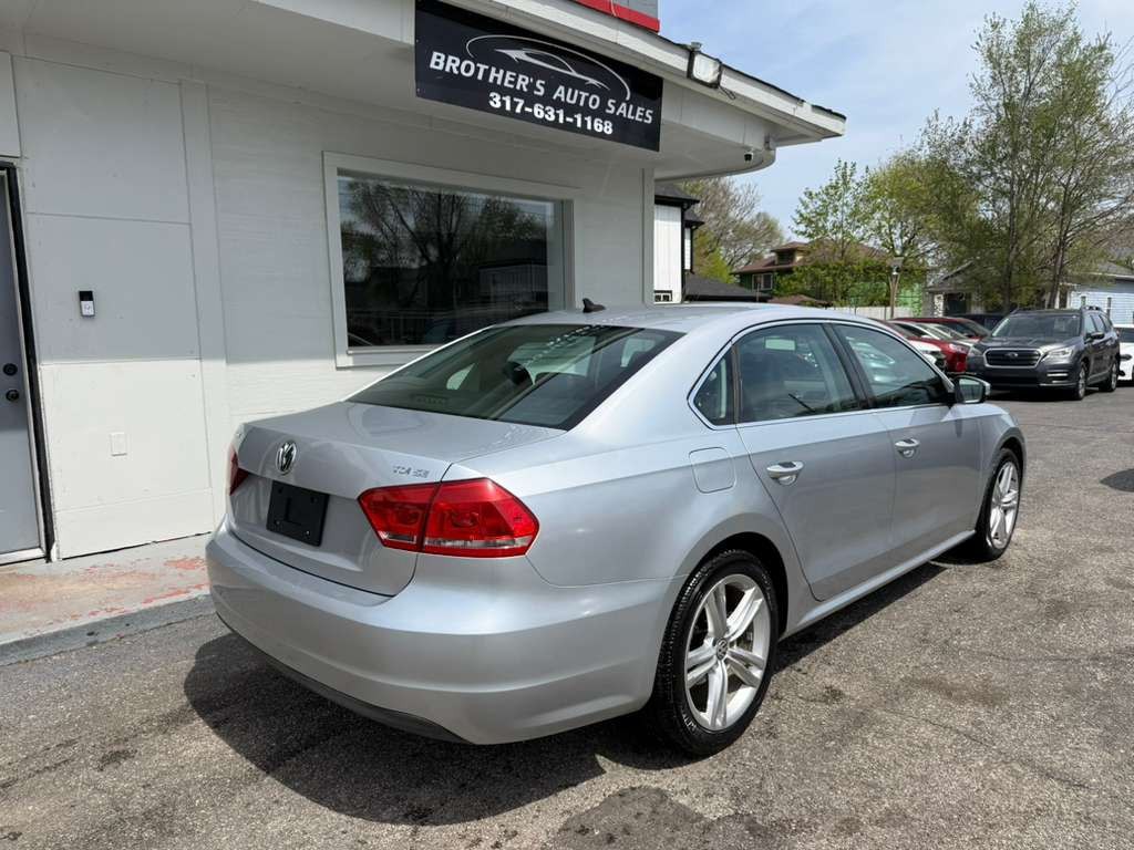 2014 Volkswagen Passat Image 12