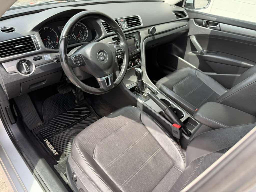 2014 Volkswagen Passat Image 16