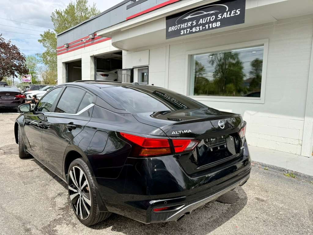 2020 Nissan Altima Image 10