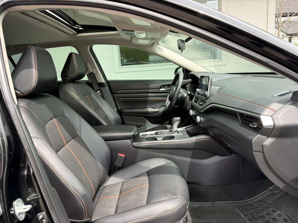 2020 Nissan Altima Image 17