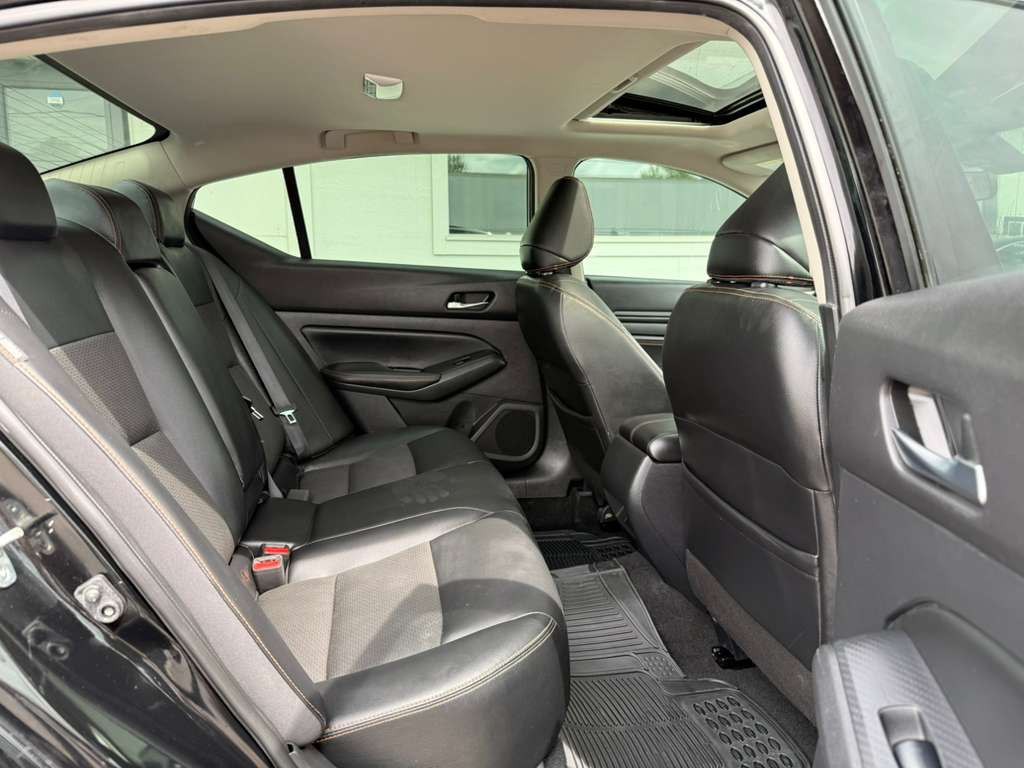 2020 Nissan Altima Image 19