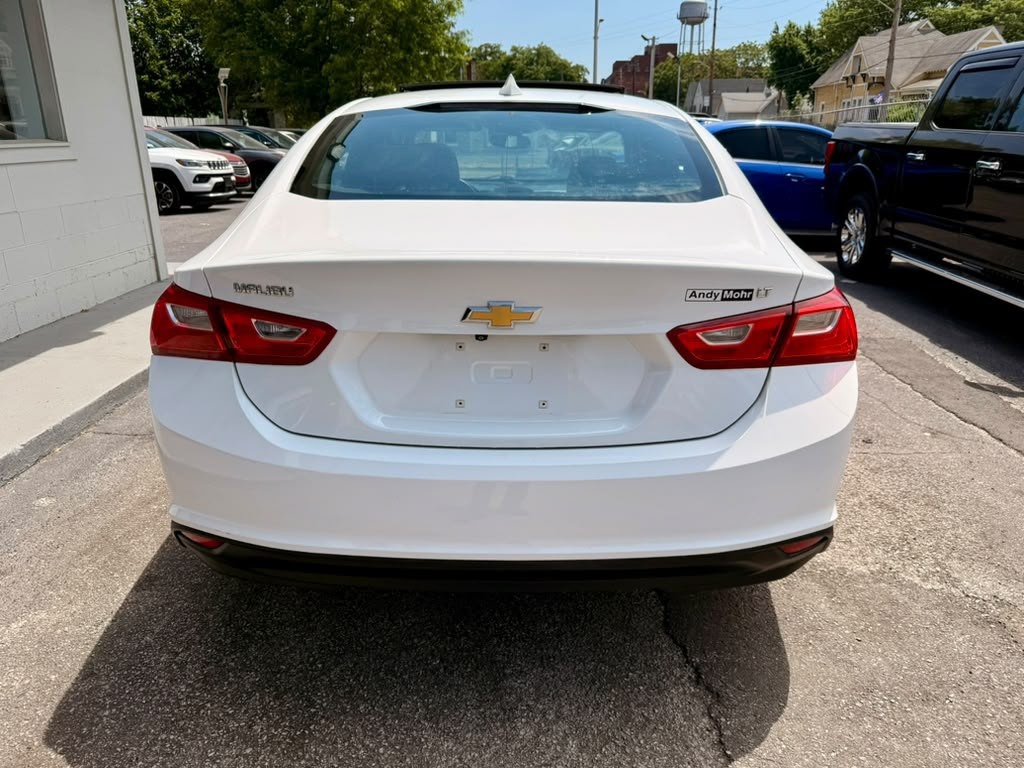 2018 Chevrolet Malibu Image 17