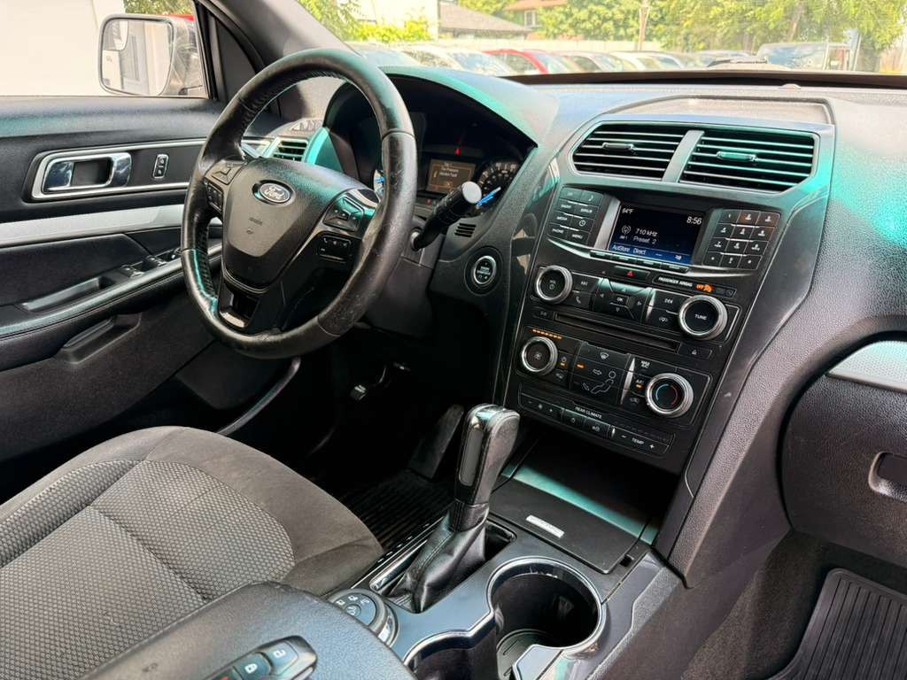 2016 Ford Explorer Image 32