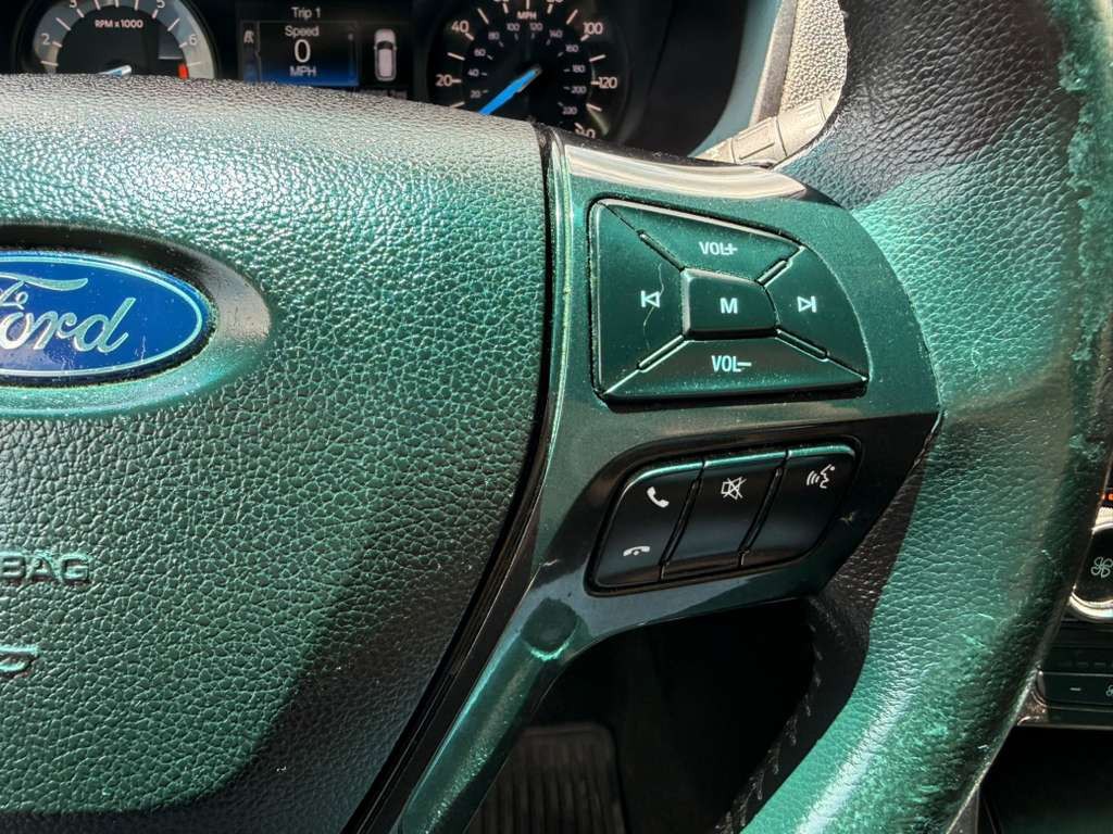 2016 Ford Explorer Image 38