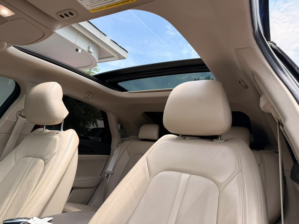 2017 Lincoln MKZ Image 24