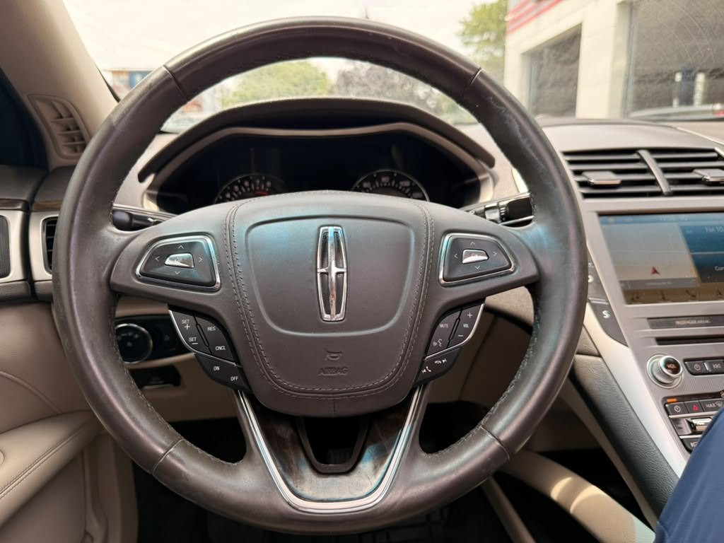 2017 Lincoln MKZ Image 25