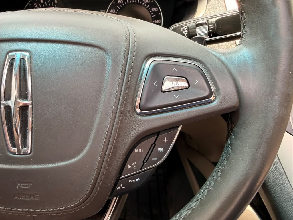2017 Lincoln MKZ Image 36