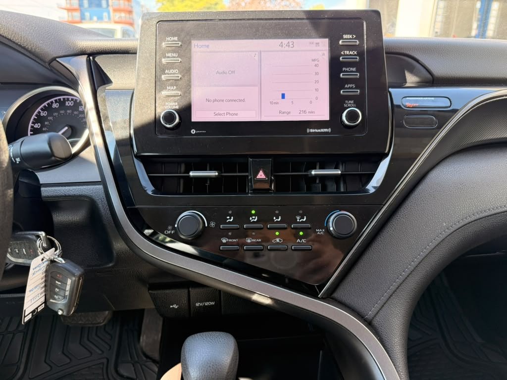 2021 Toyota Camry Image 28