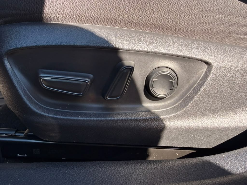 2021 Toyota Camry Image 38