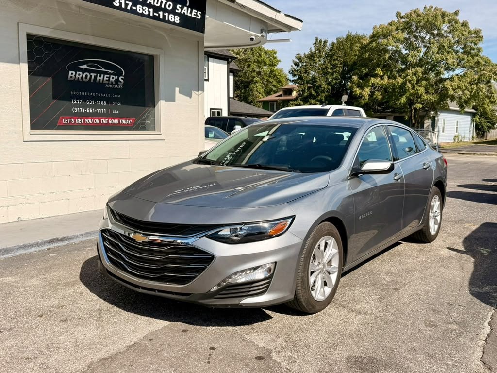 2025 Chevrolet Malibu Image 2