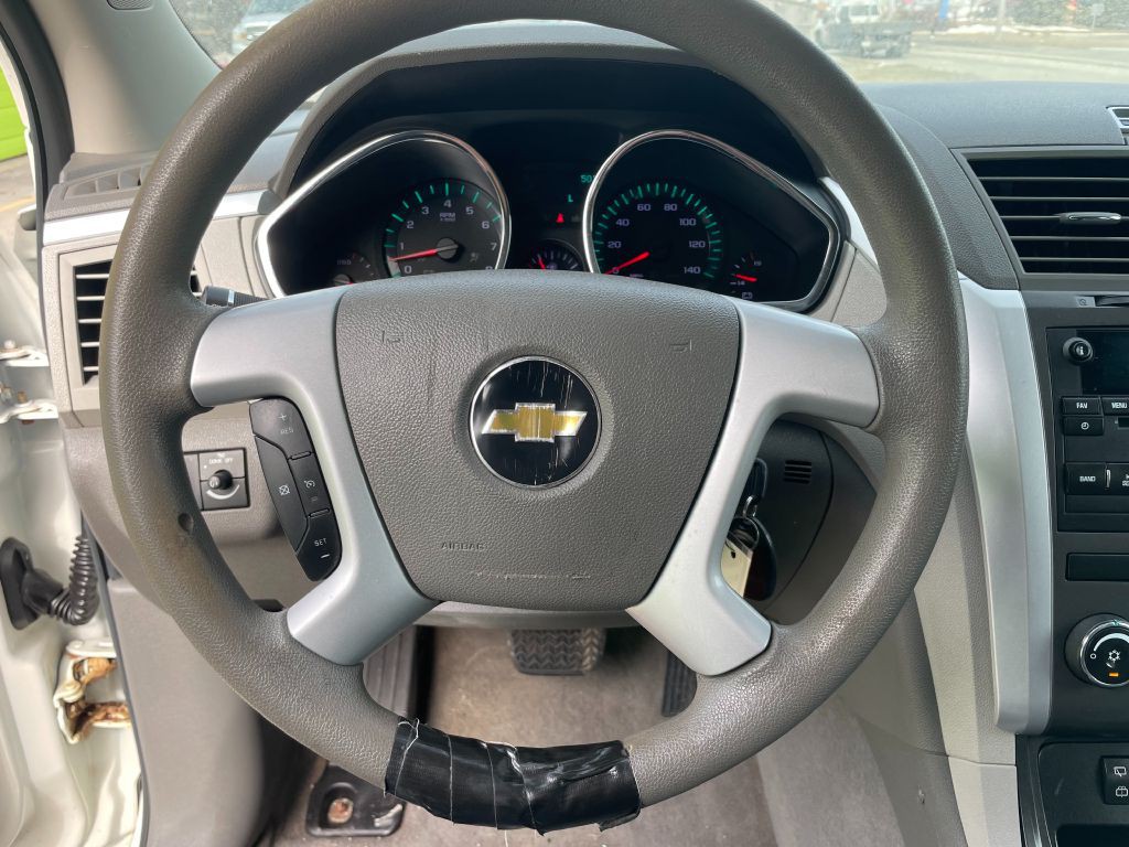 2011 Chevrolet Traverse Image 12