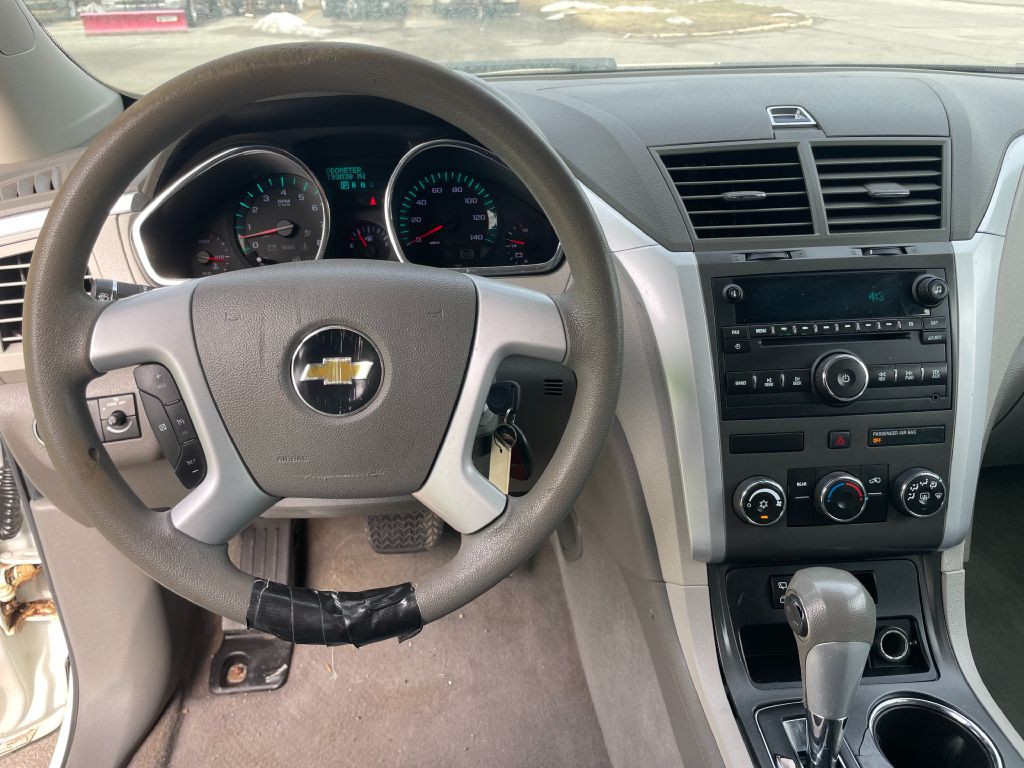 2011 Chevrolet Traverse Image 13