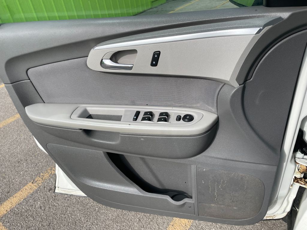 2011 Chevrolet Traverse Image 16