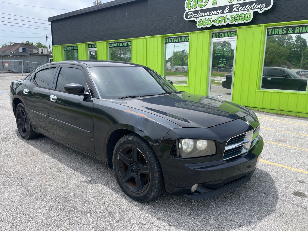 2010 Dodge Charger Image 2