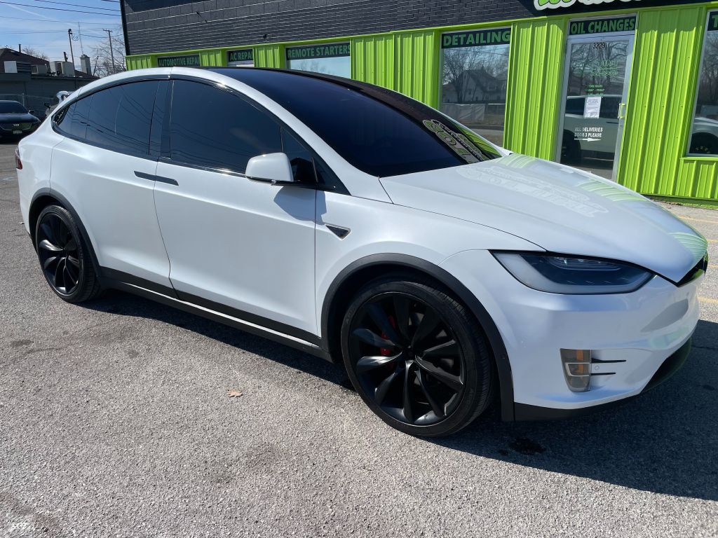 2016 Tesla Model X Image 2