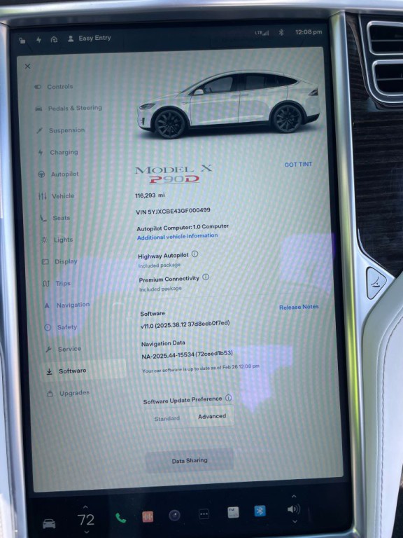 2016 Tesla Model X Image 18