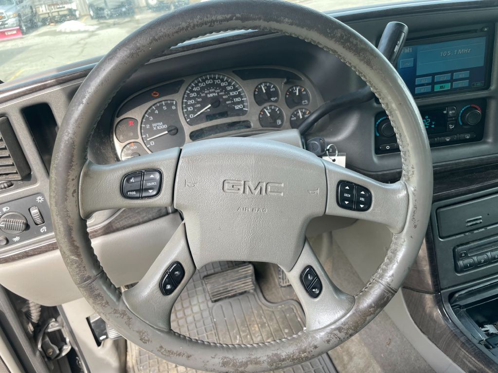 2005 GMC Yukon Image 13