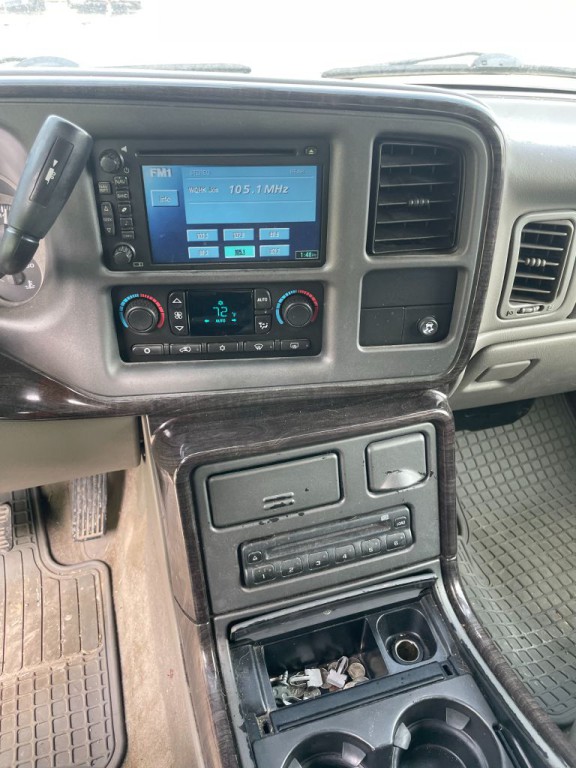 2005 GMC Yukon Image 14