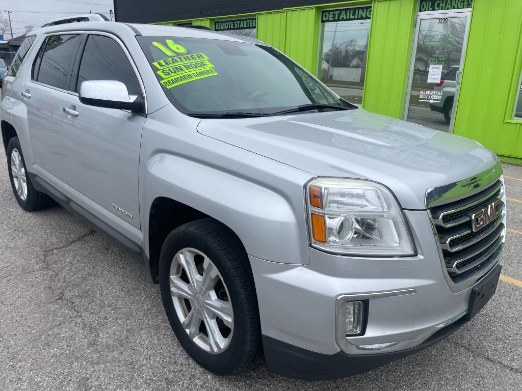 2016 GMC Terrain Image 2