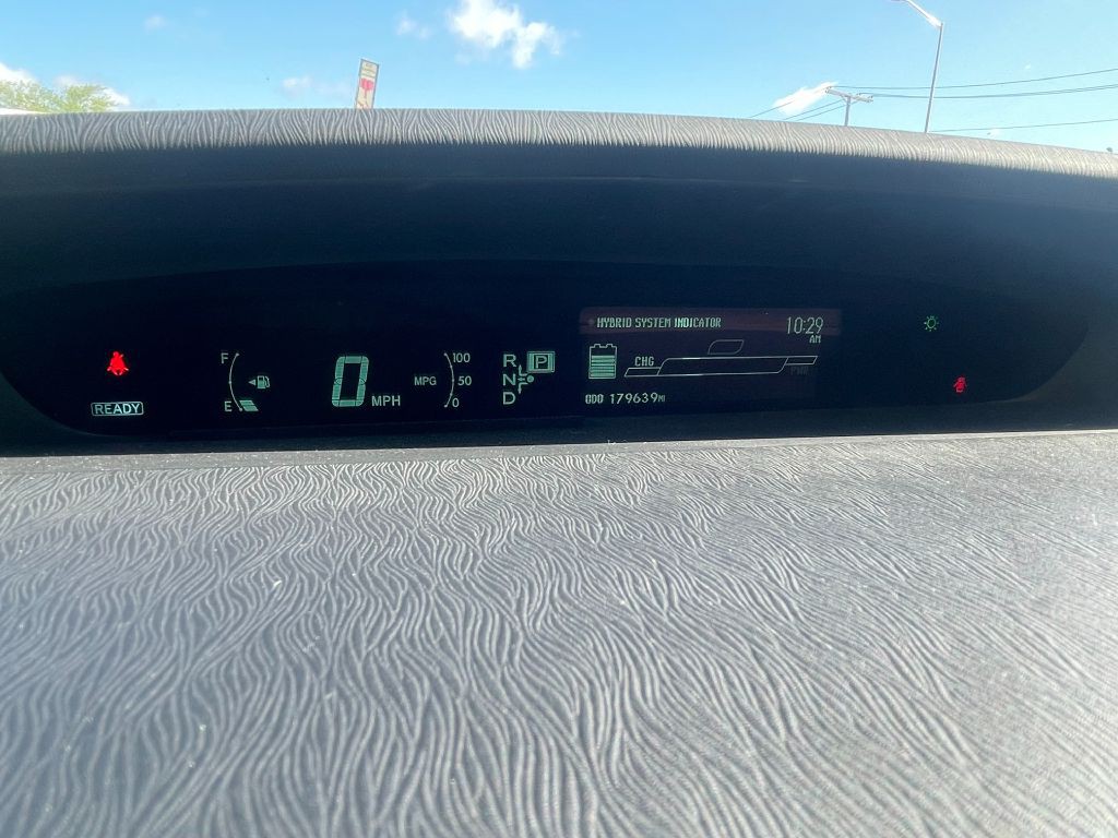 2010 Toyota Prius Image 11