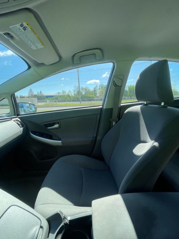 2010 Toyota Prius Image 13