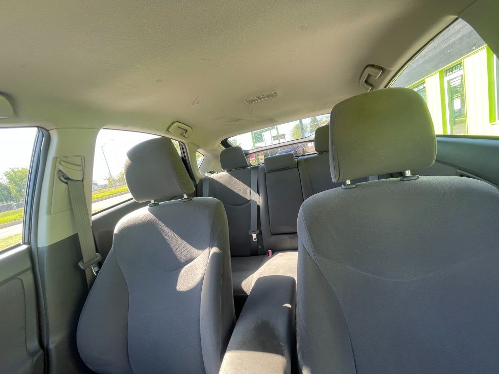 2010 Toyota Prius Image 14