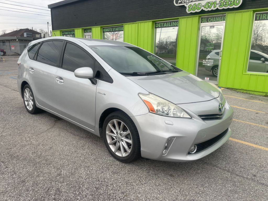 2014 Toyota Prius Image 2